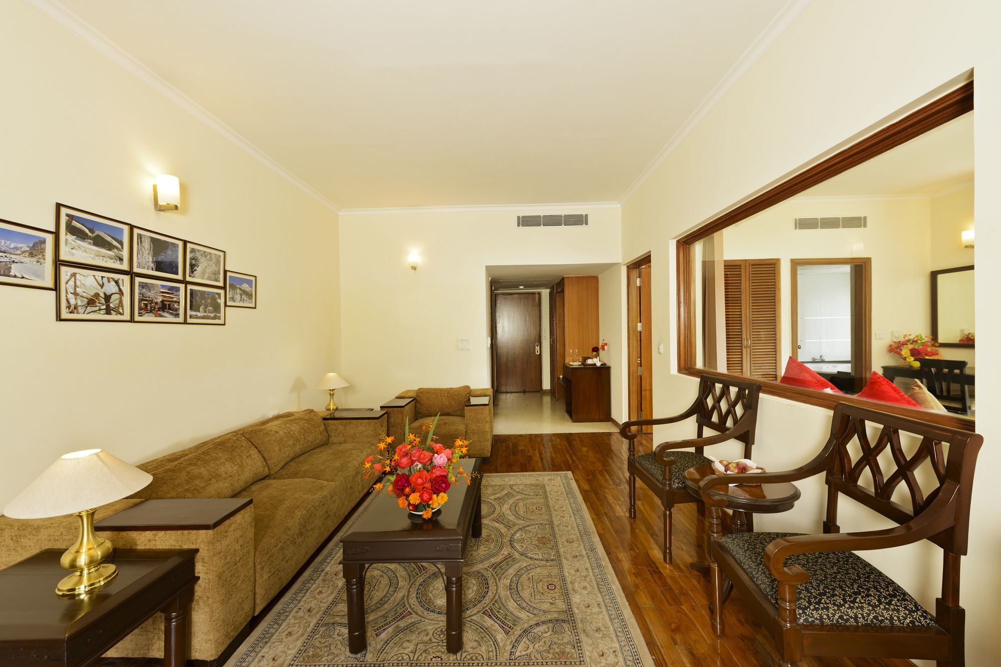 Solang Valley Resort Palchān Eksteriør bilde