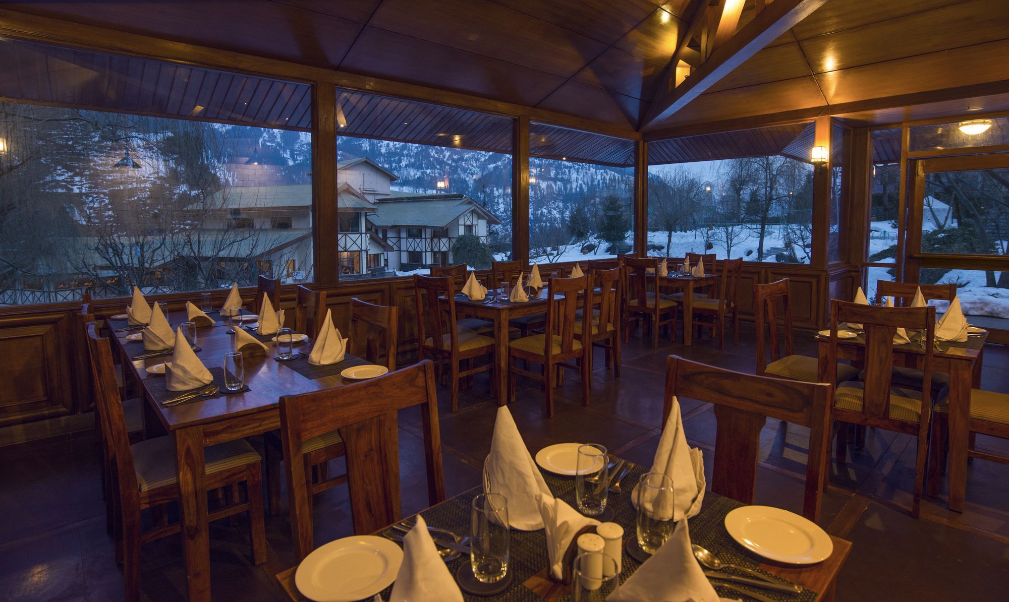 Solang Valley Resort Palchān Eksteriør bilde