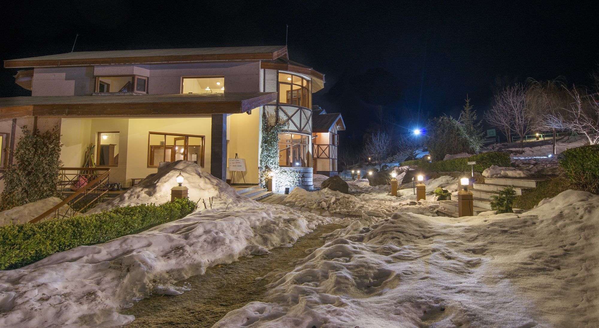 Solang Valley Resort Palchān Eksteriør bilde