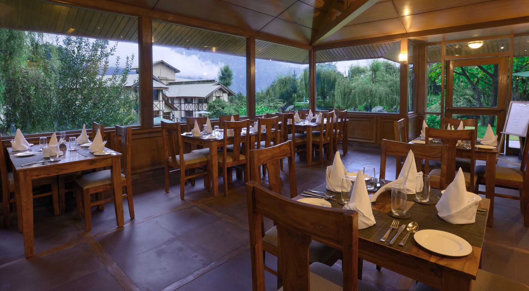 Solang Valley Resort Palchān Eksteriør bilde