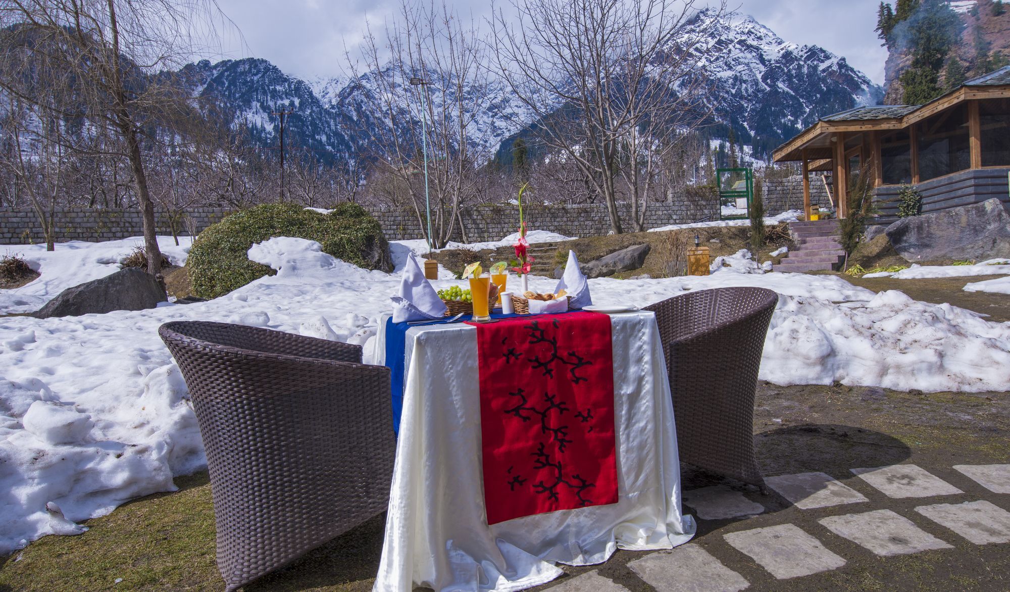Solang Valley Resort Palchān Eksteriør bilde