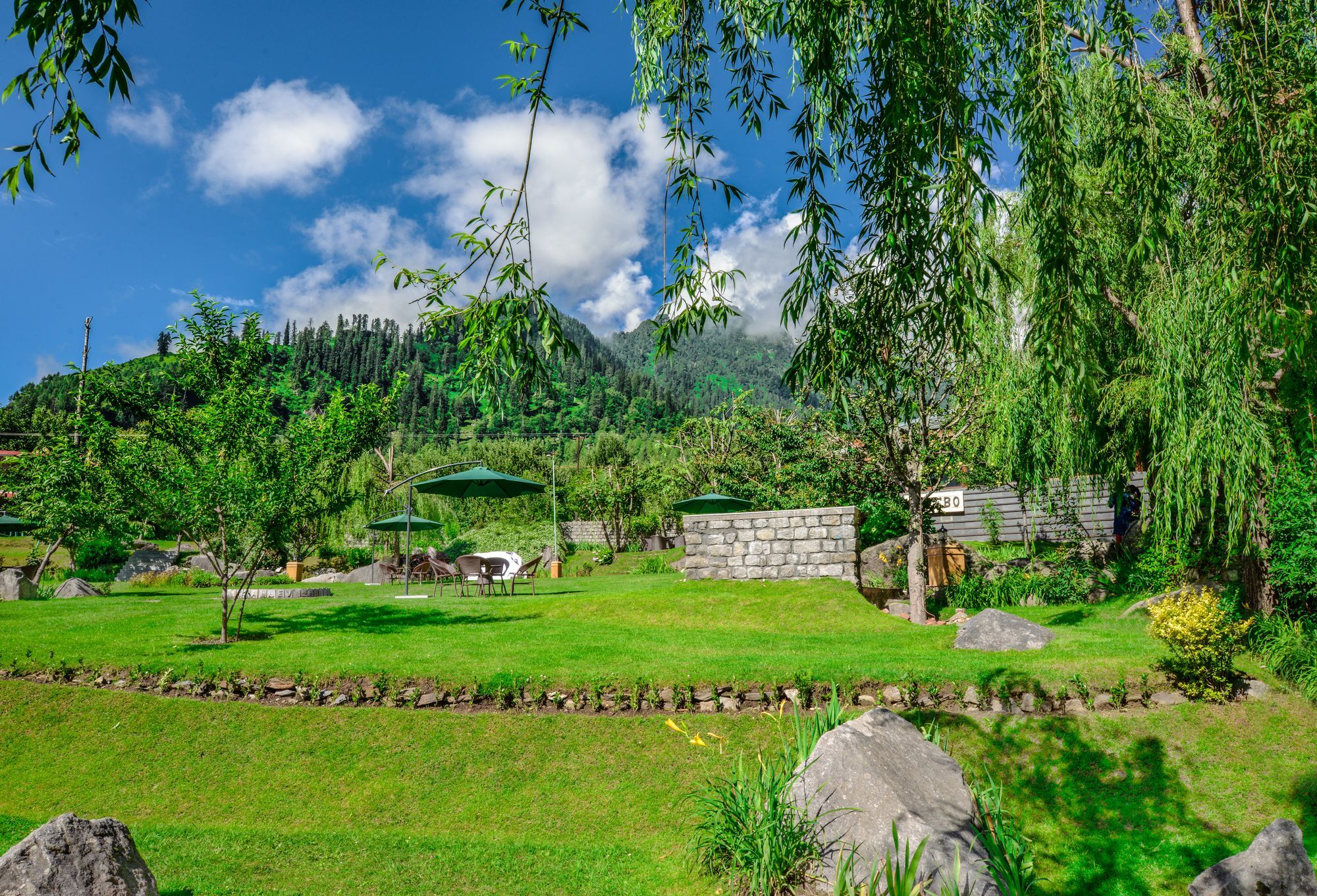 Solang Valley Resort Palchān Eksteriør bilde