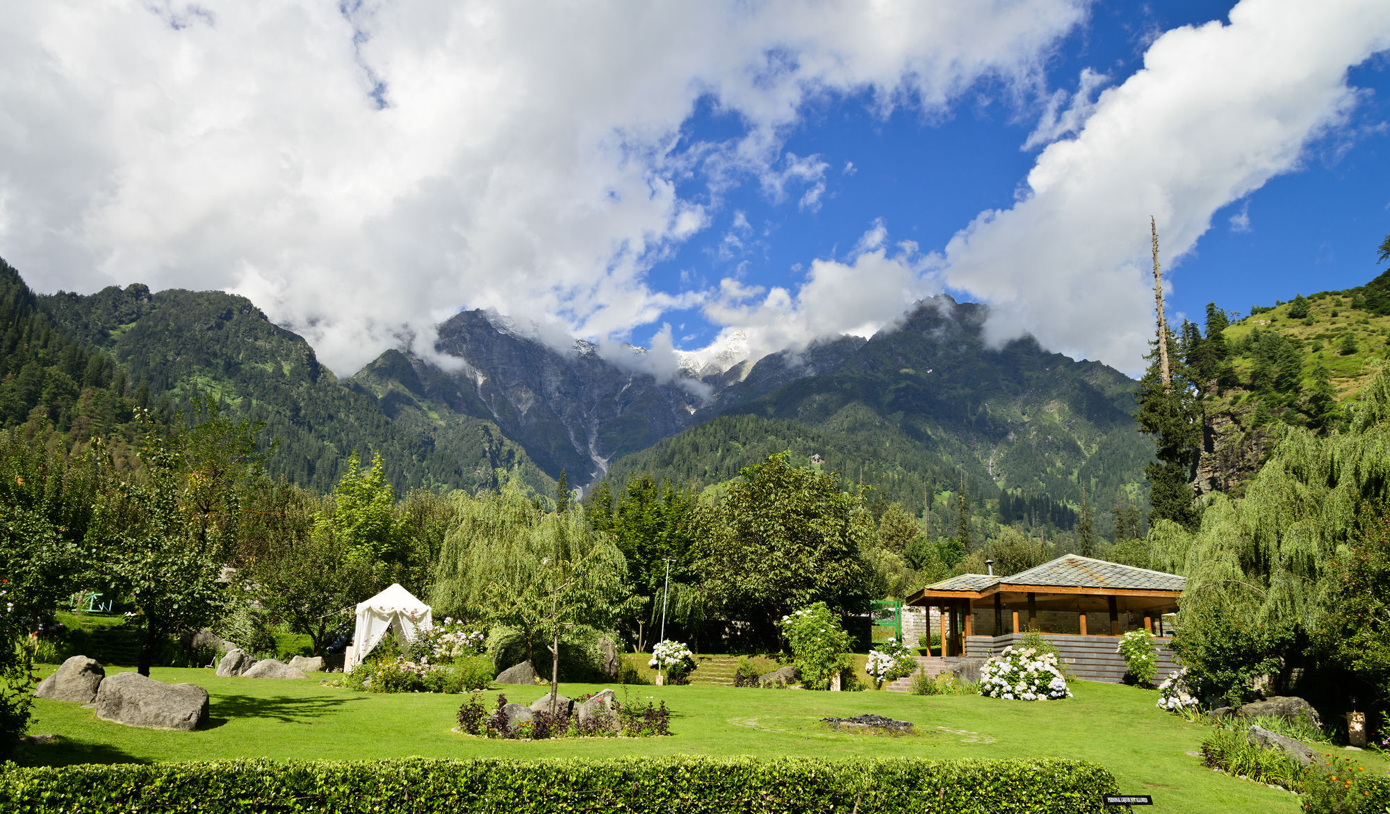 Solang Valley Resort Palchān Eksteriør bilde