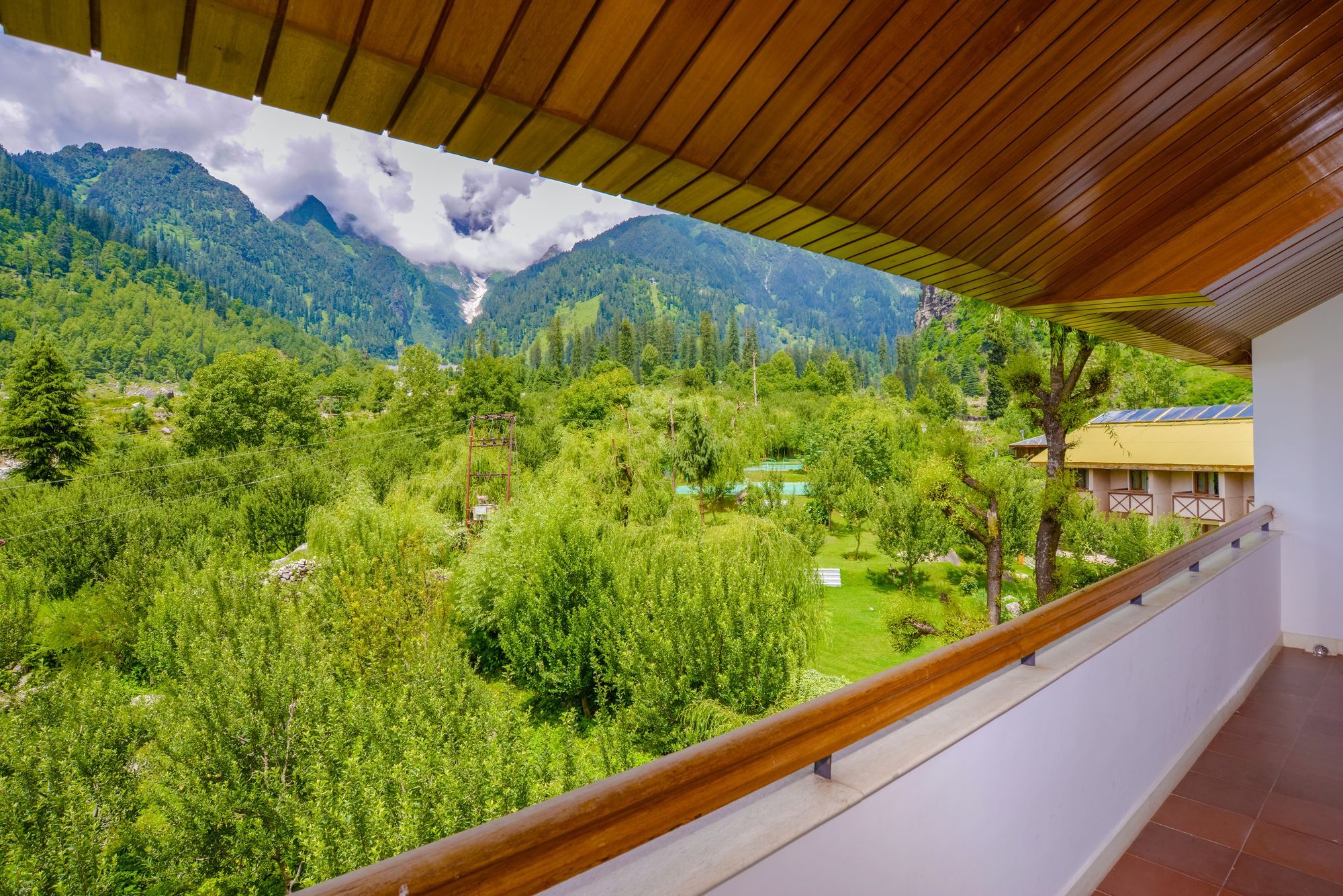 Solang Valley Resort Palchān Eksteriør bilde