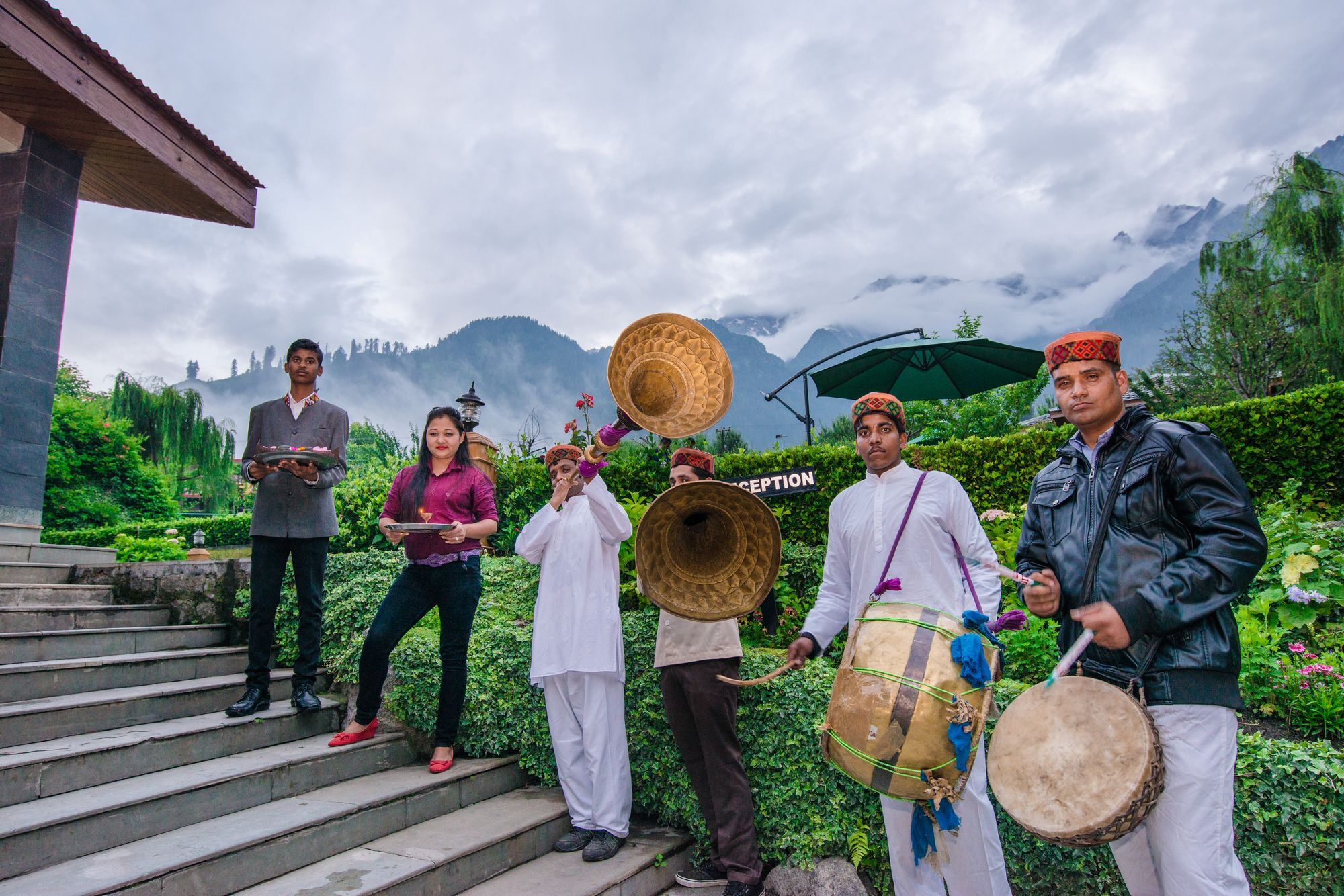 Solang Valley Resort Palchān Eksteriør bilde